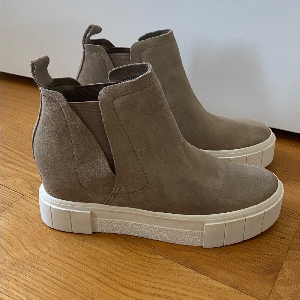 Dolce Vita Zabie Suede Wedge Ankle Sneaker/Boot, Size 7M